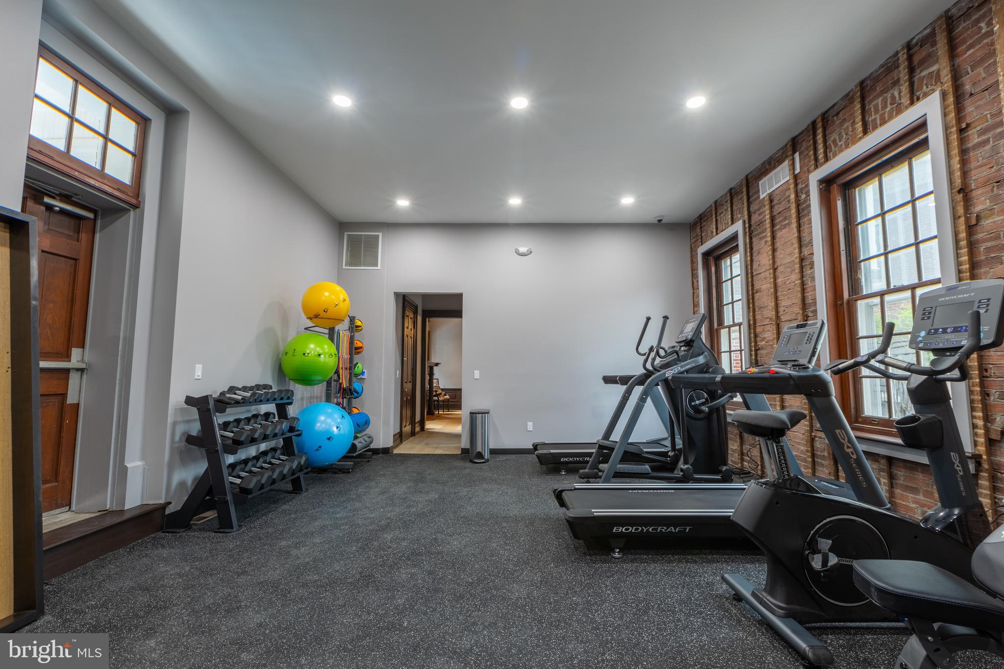 214 SPRING GARDEN STREET 2B