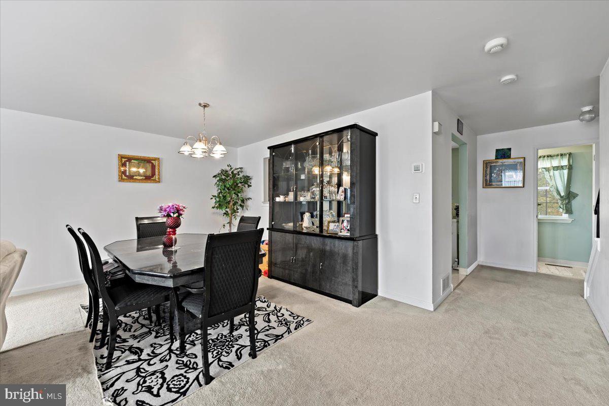 2567 CHESTNUT LANE