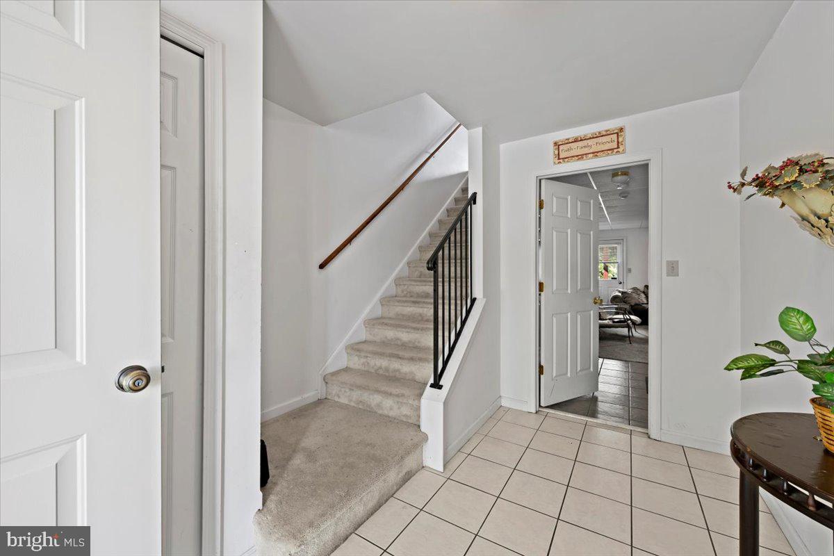 2567 CHESTNUT LANE
