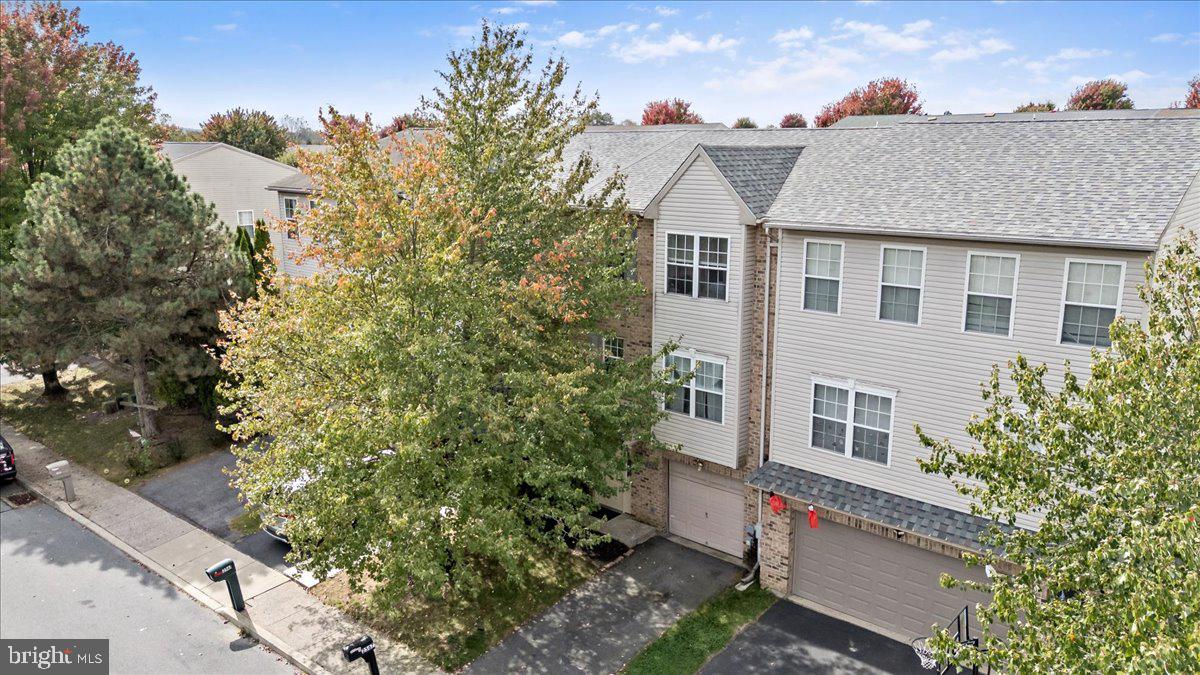 2567 CHESTNUT LANE