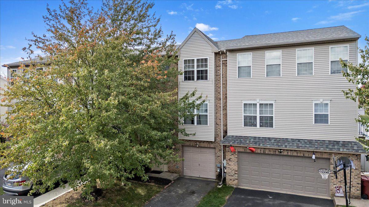 2567 CHESTNUT LANE