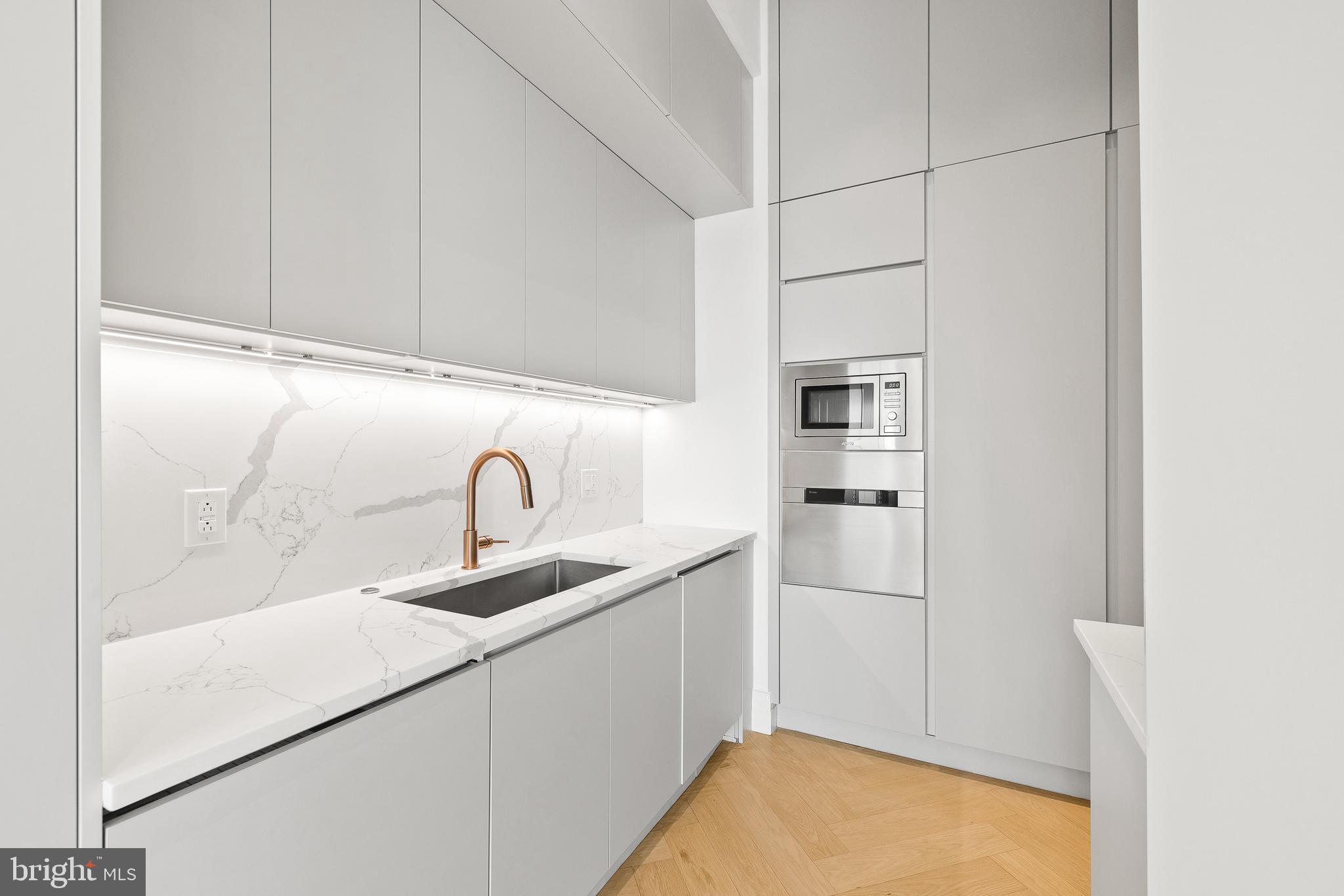 1401 SPRUCE PENTHOUSE I