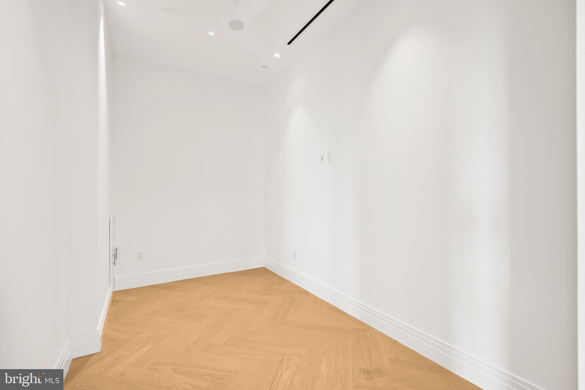 1401 SPRUCE PENTHOUSE I
