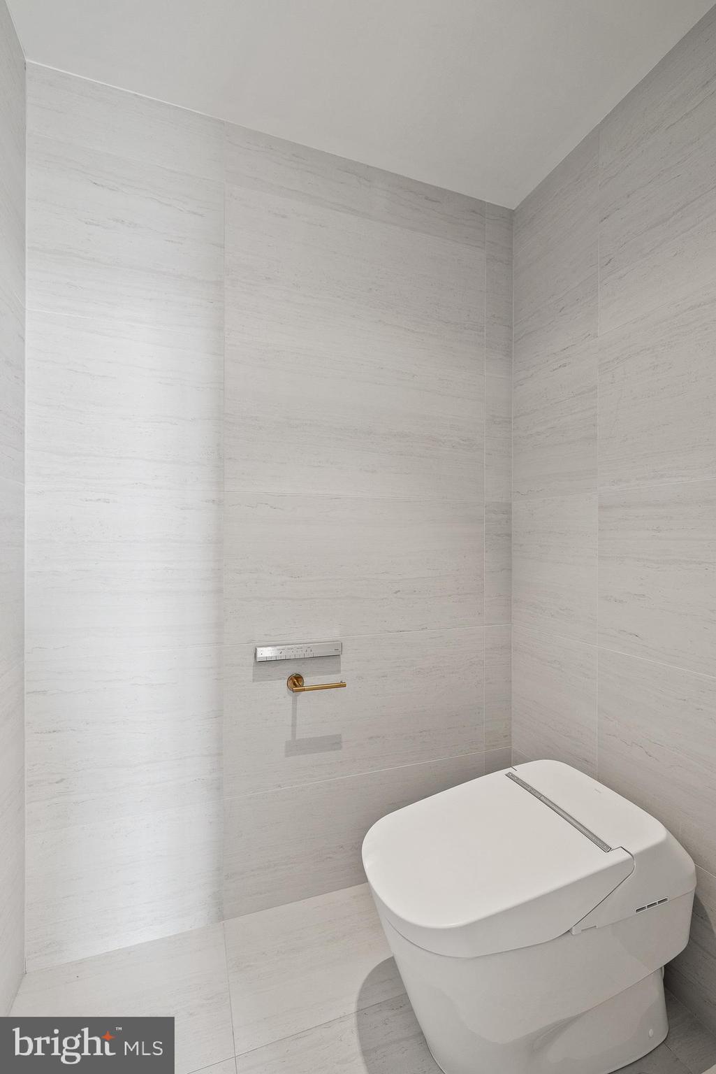 1401 SPRUCE PENTHOUSE I