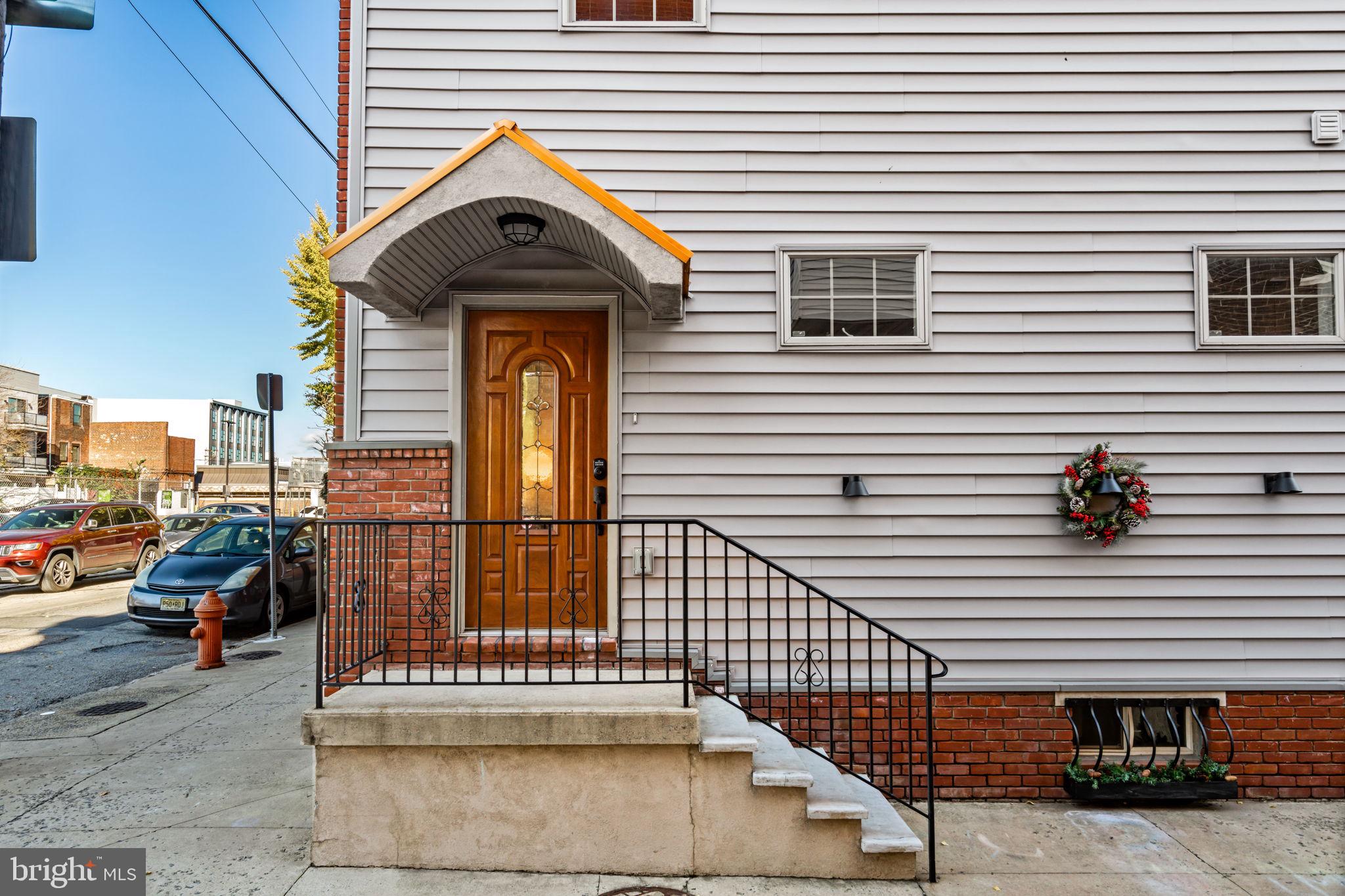 985 N 6th Street