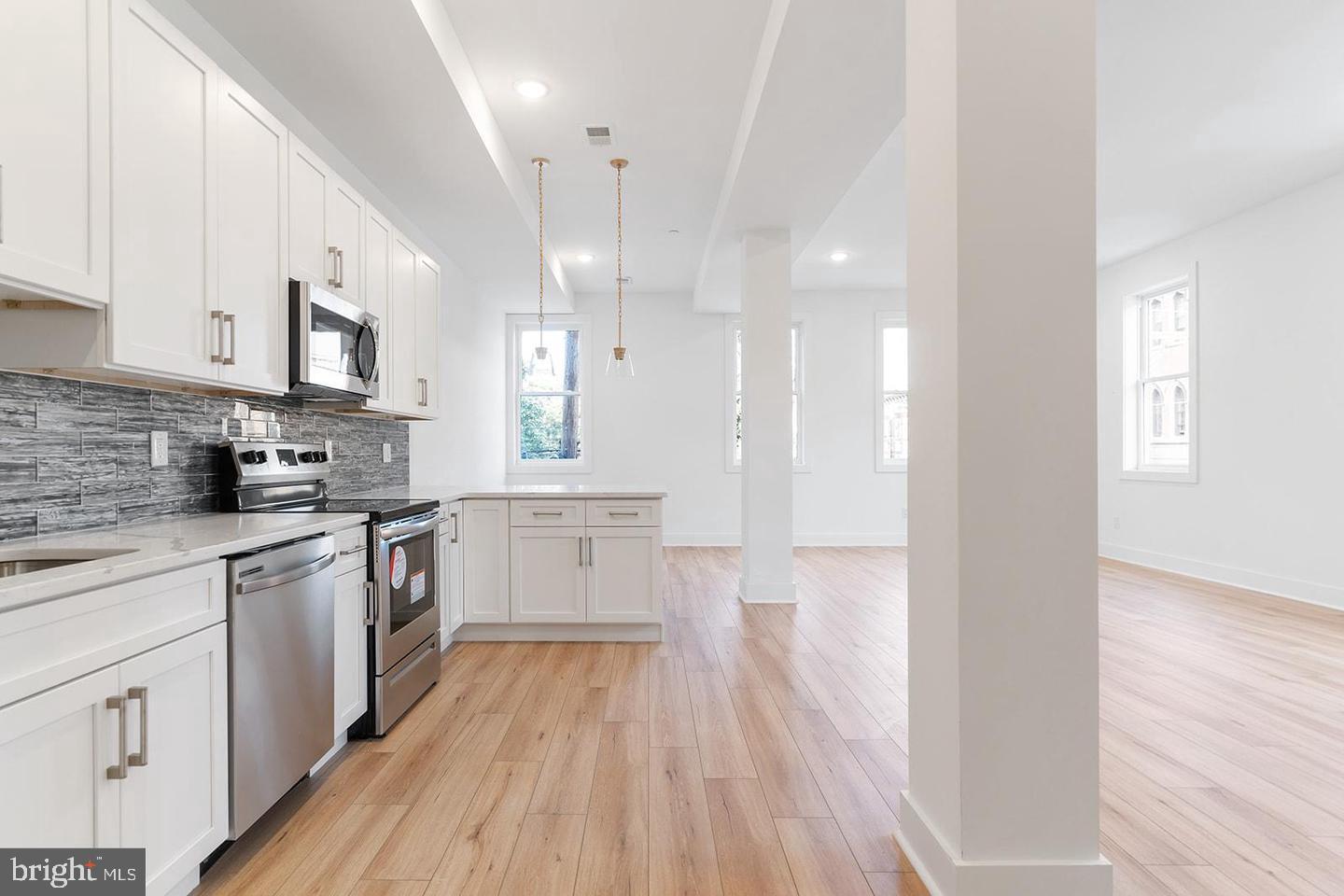 2100 N HANCOCK STREET 3