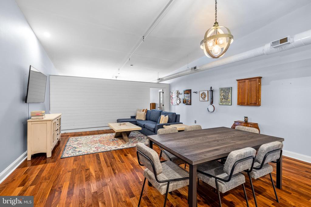 104 N 2ND ST #402