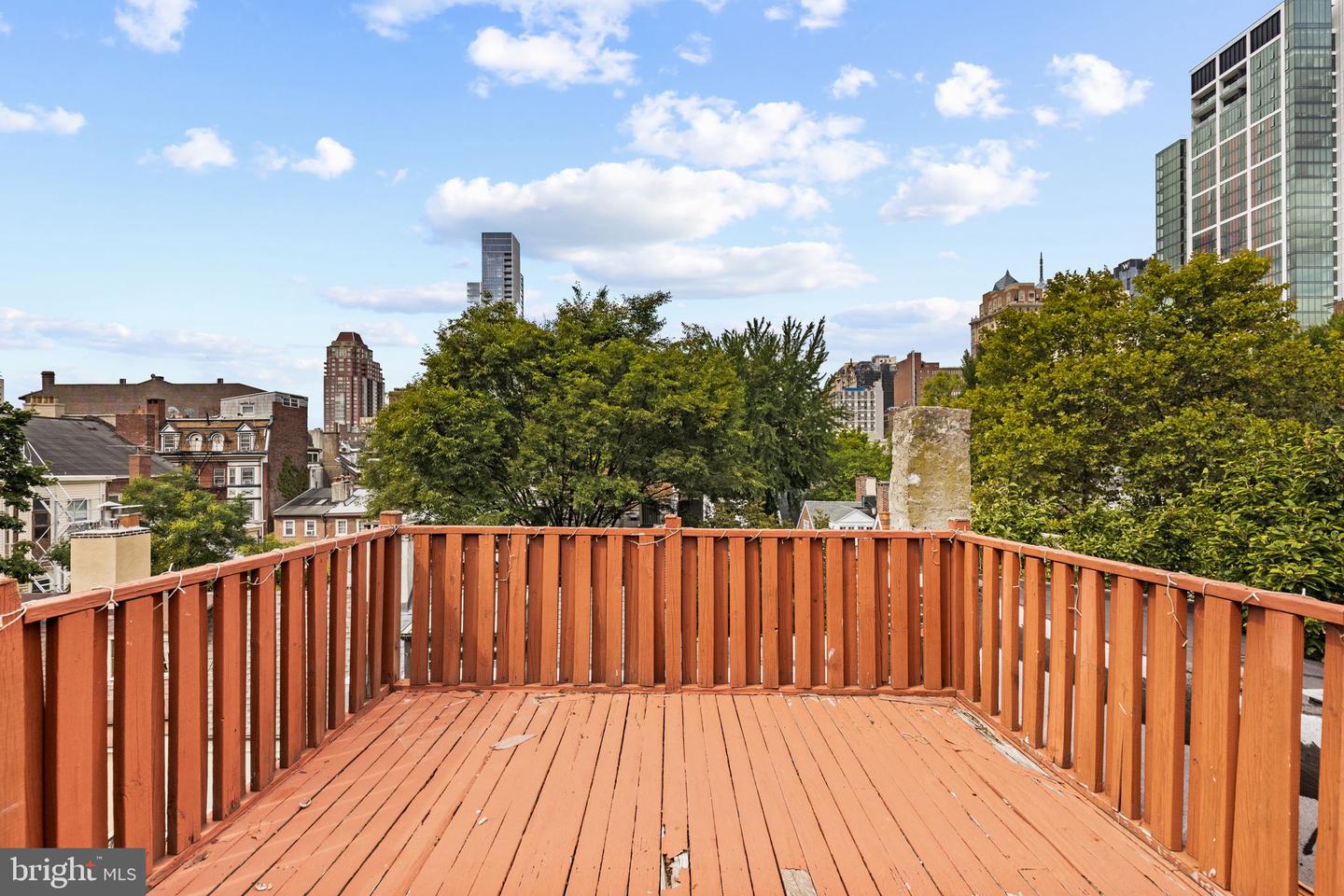 262 S 11th St