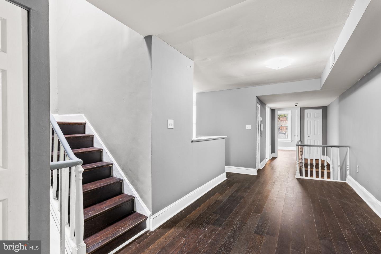 262 S 11th St