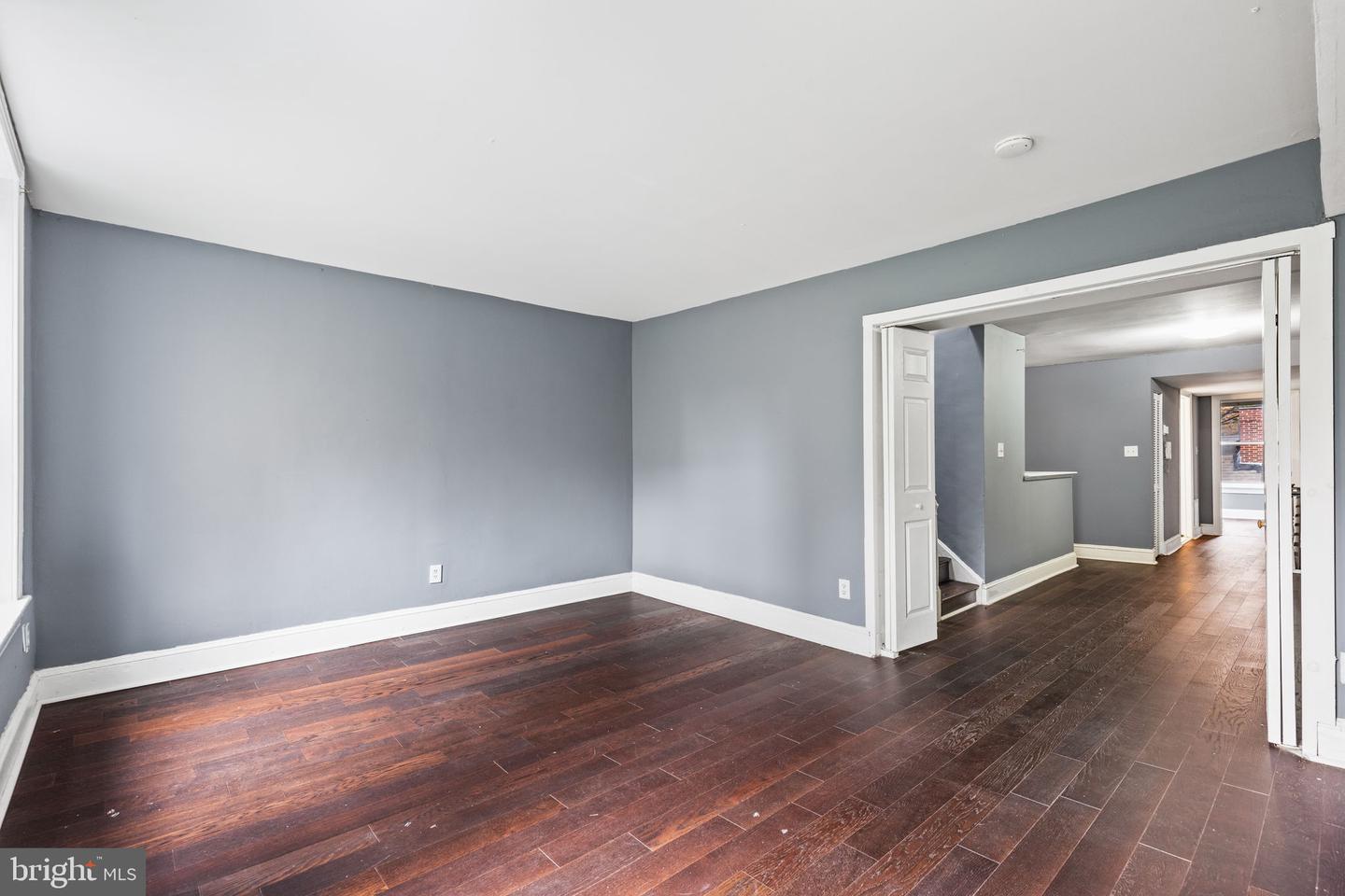 262 S 11th St