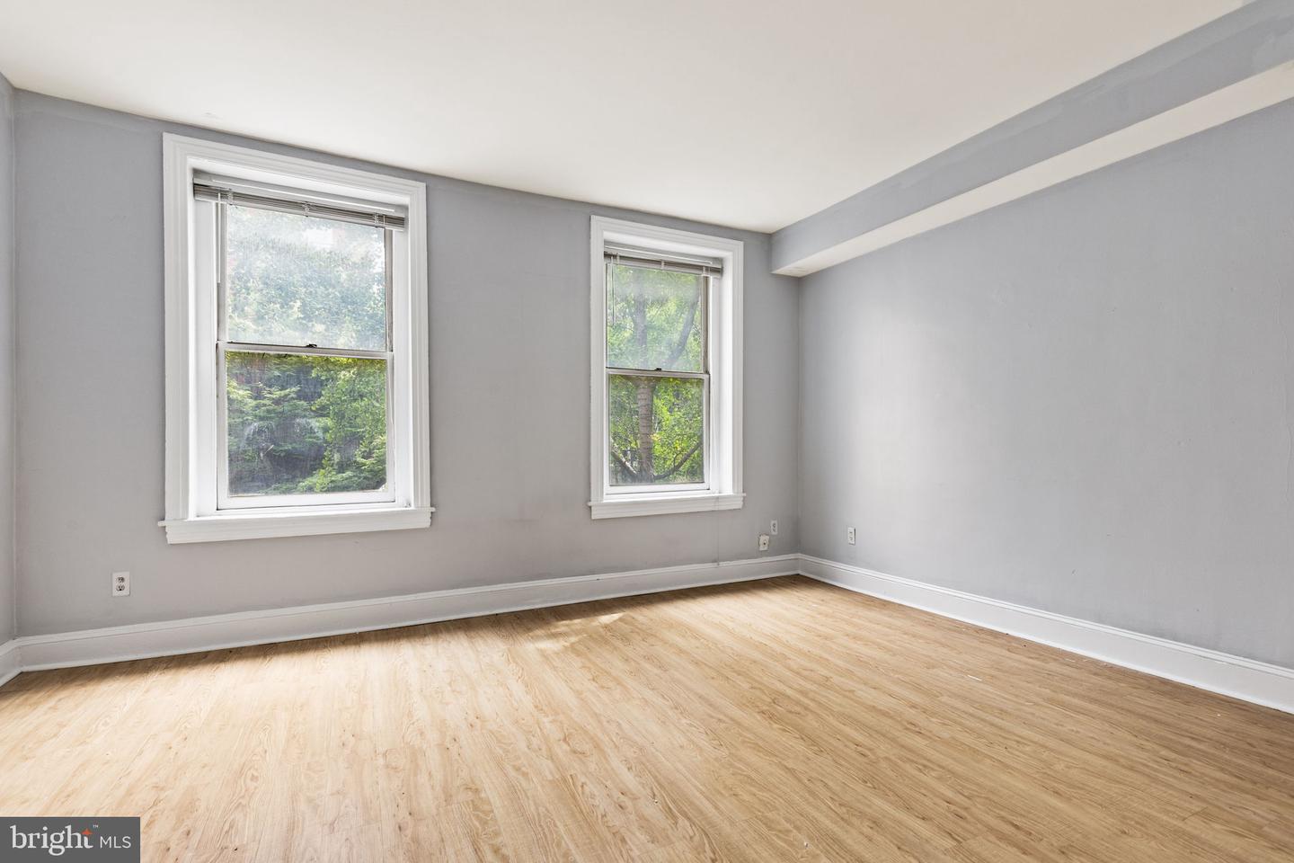262 S 11th St