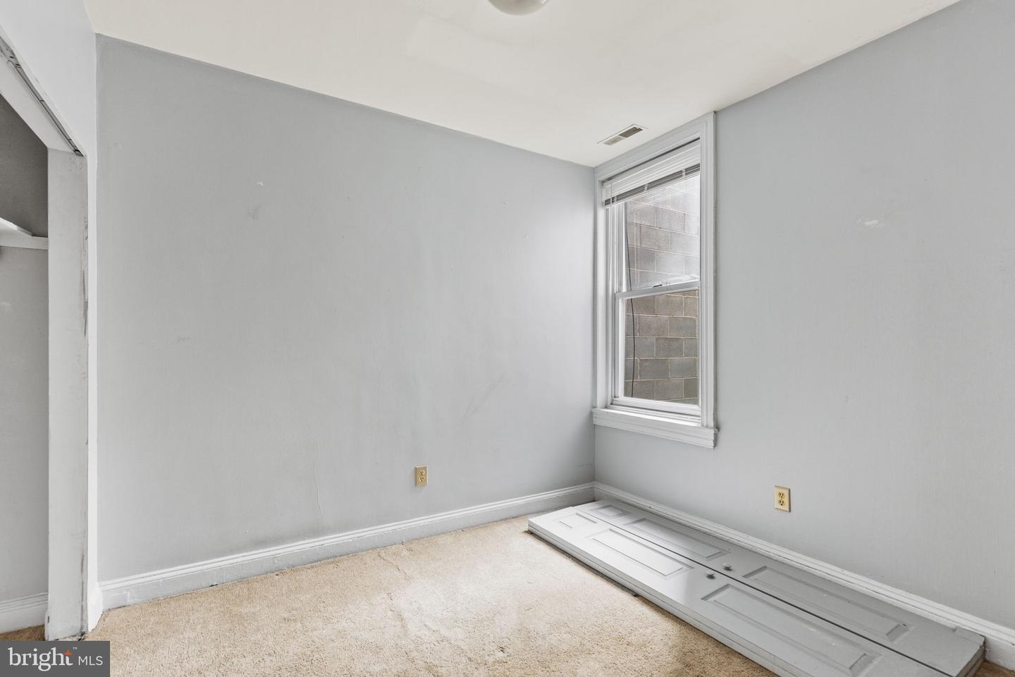 262 S 11th St