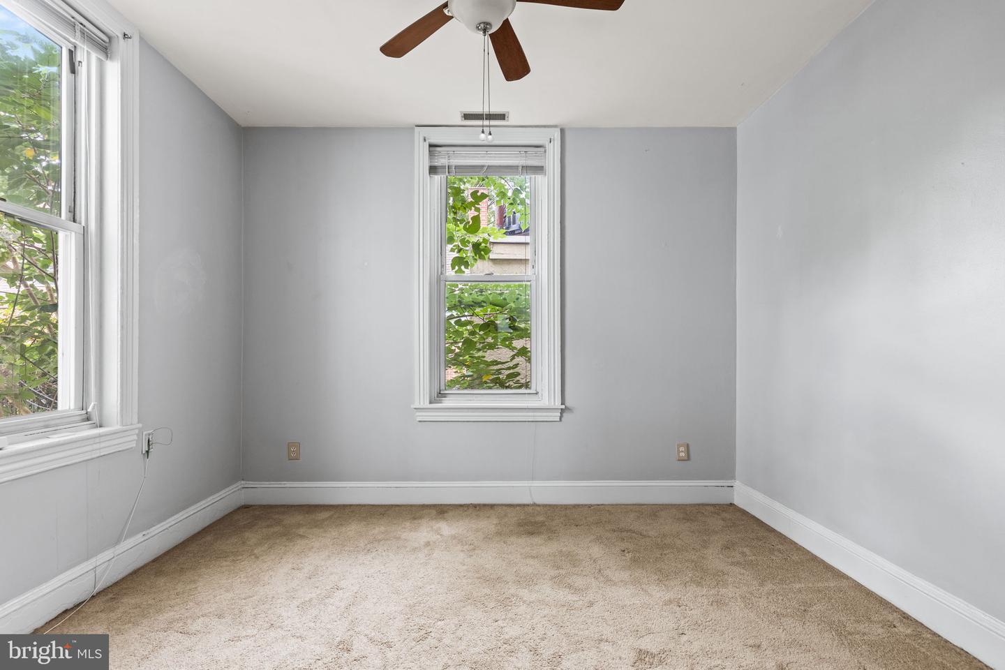 262 S 11th St
