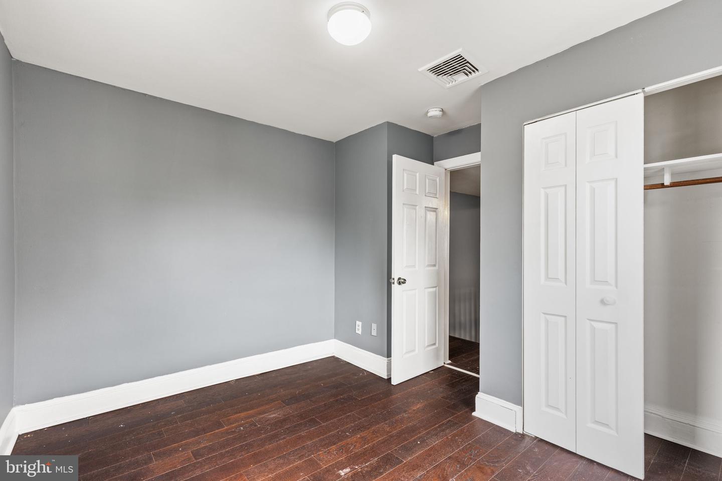 262 S 11th St