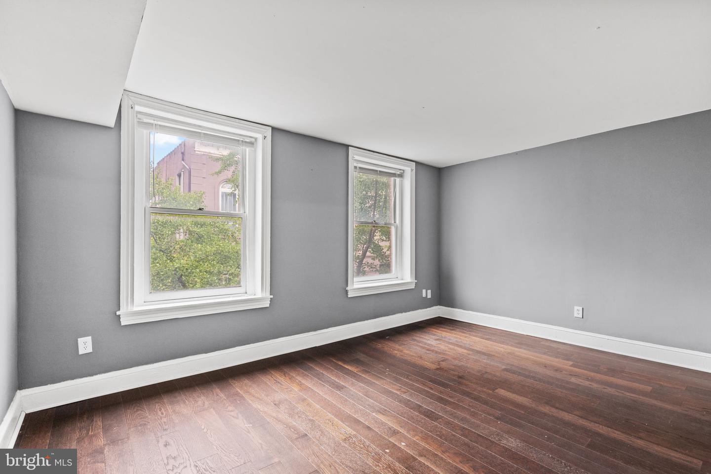 262 S 11th St