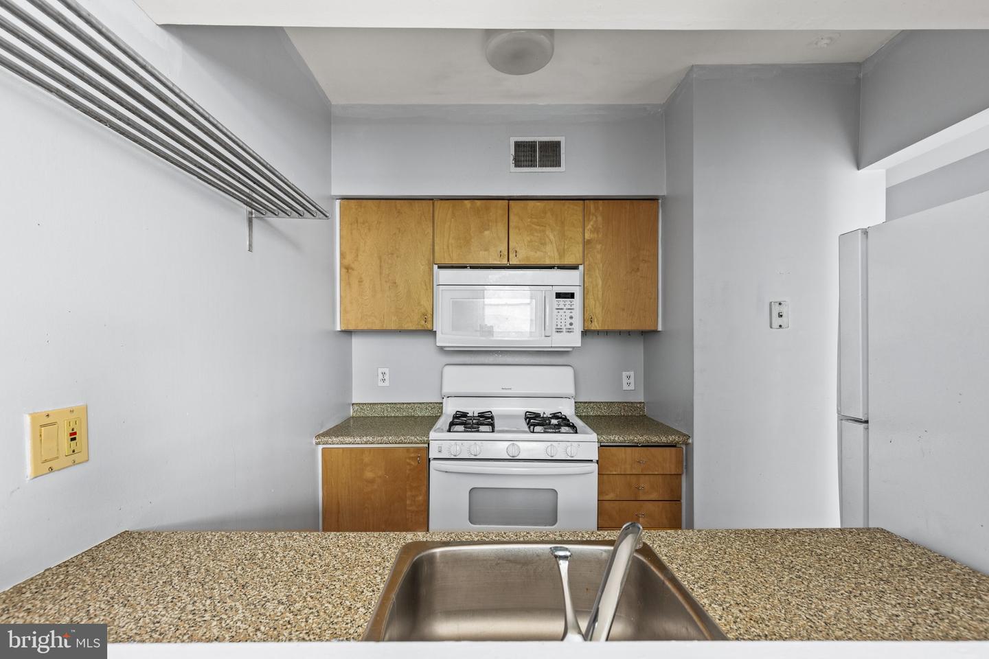 262 S 11th St