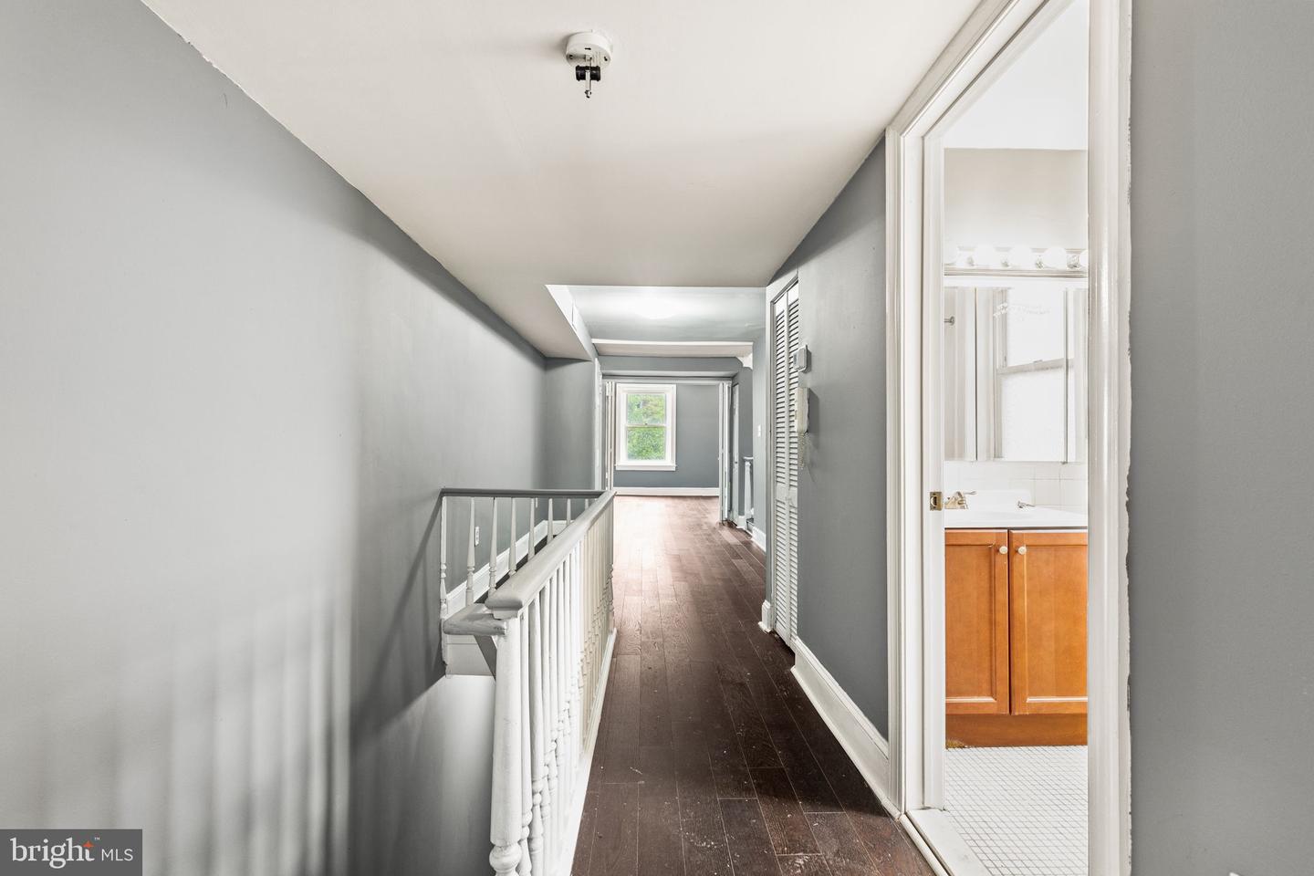 262 S 11th St