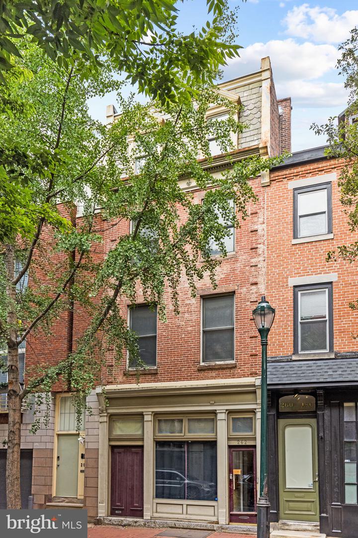 262 S 11th St