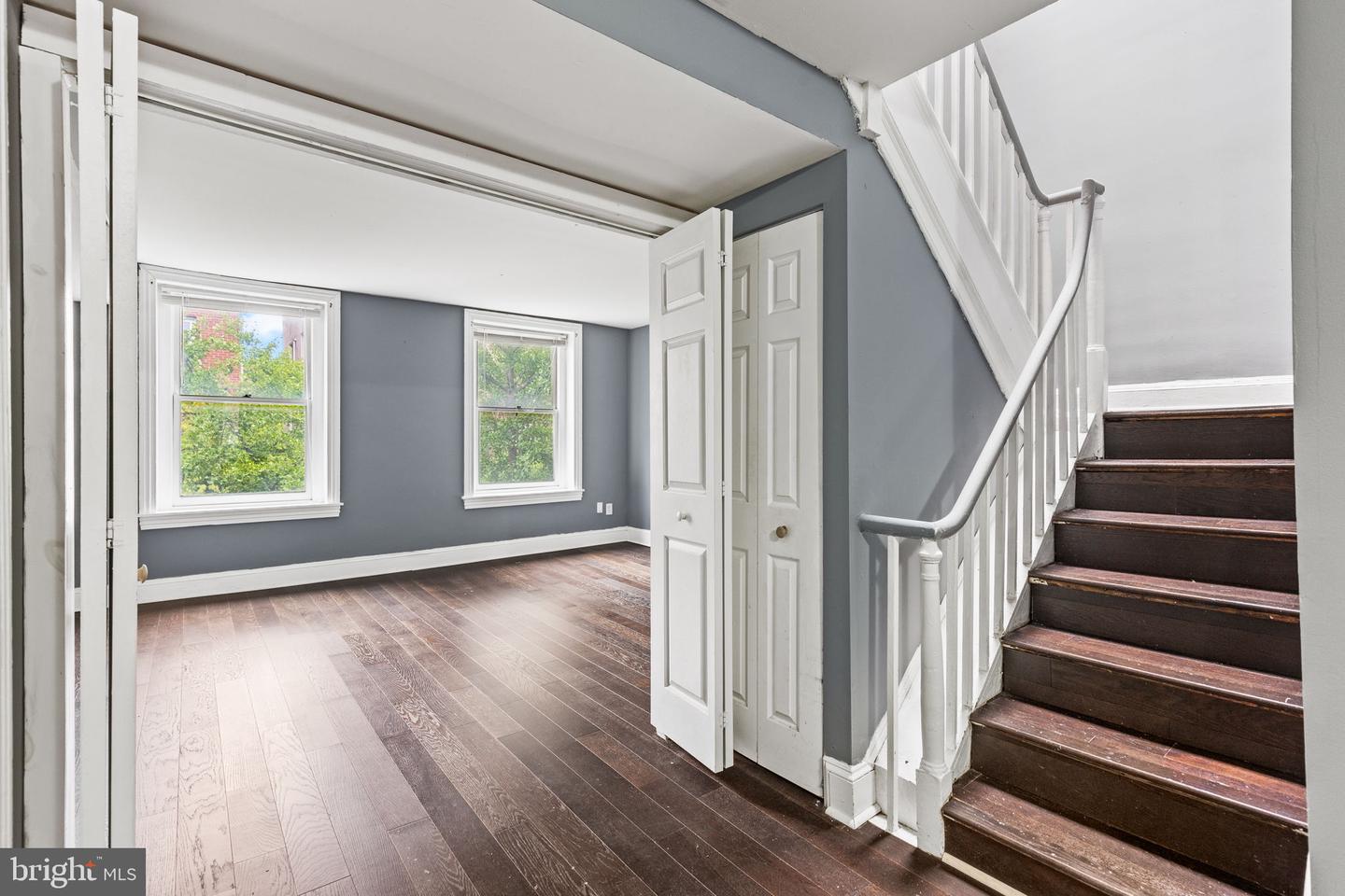 262 S 11th St