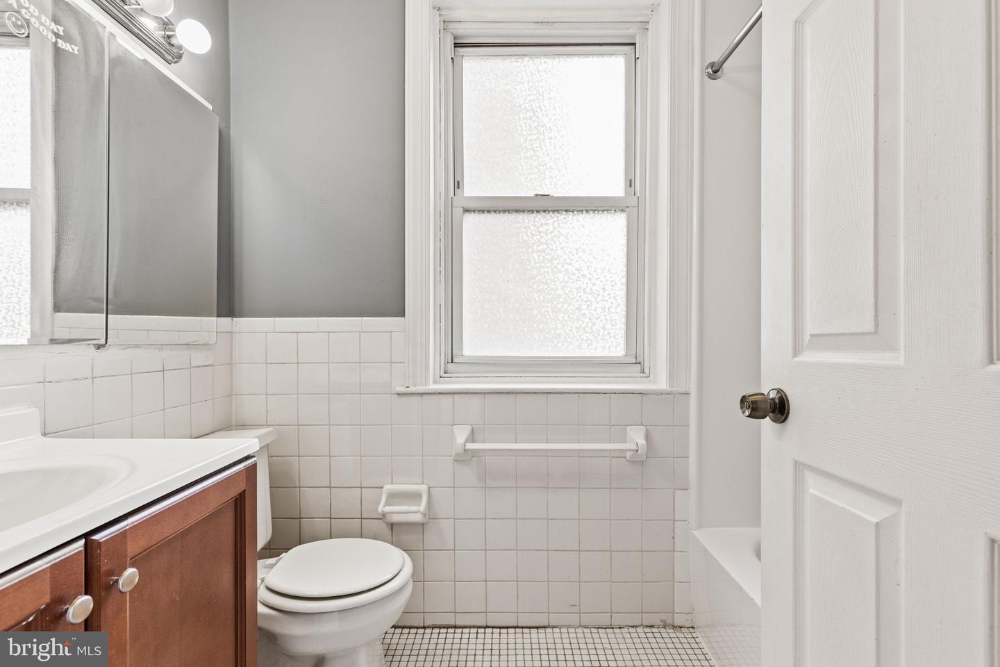 262 S 11th St