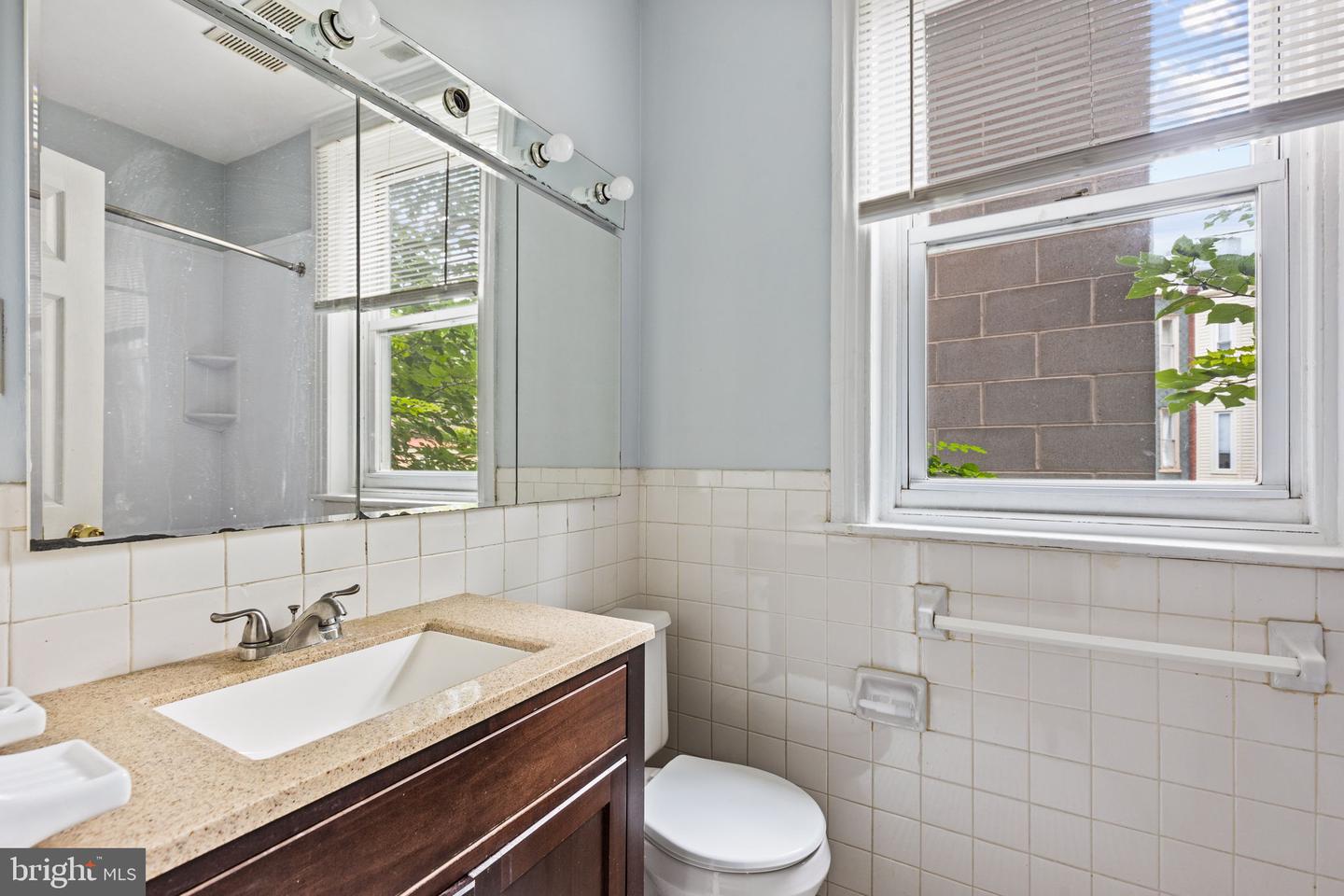 262 S 11th St