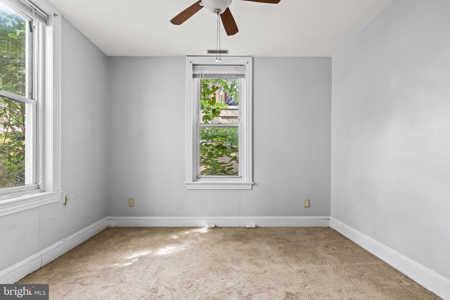 262 S 11th St