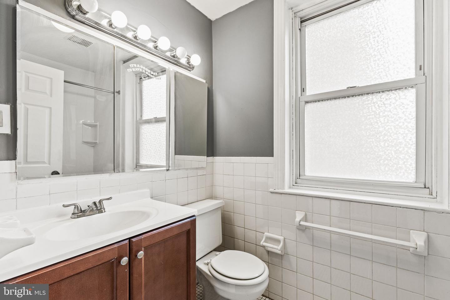 262 S 11th St