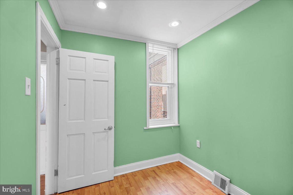 2360 E GORDON STREET