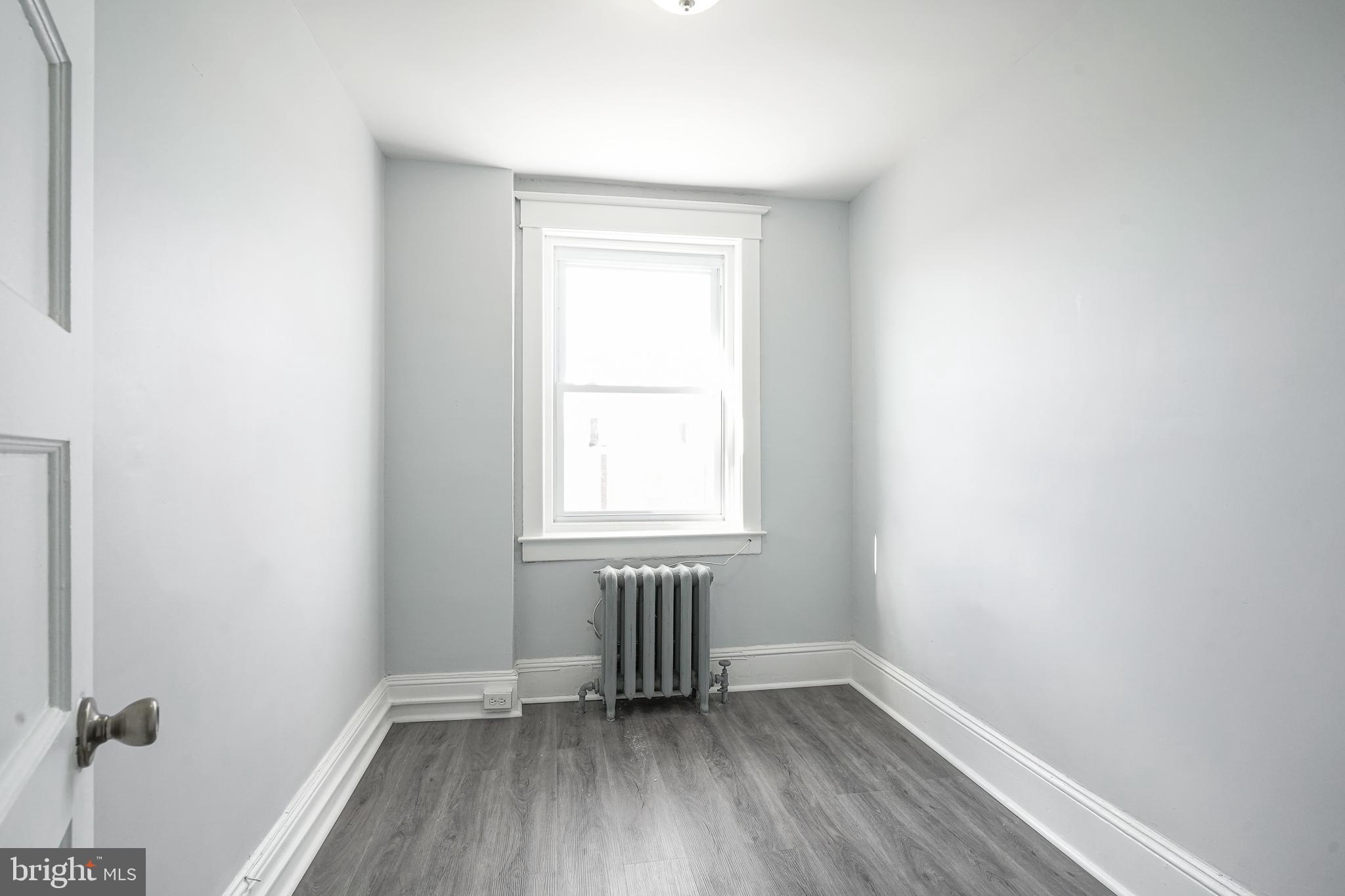 808 KENMORE ROAD