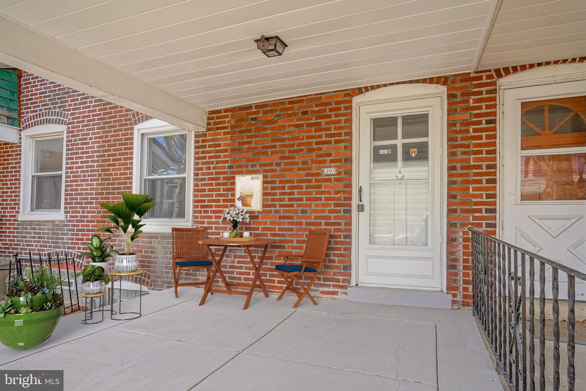 808 KENMORE ROAD