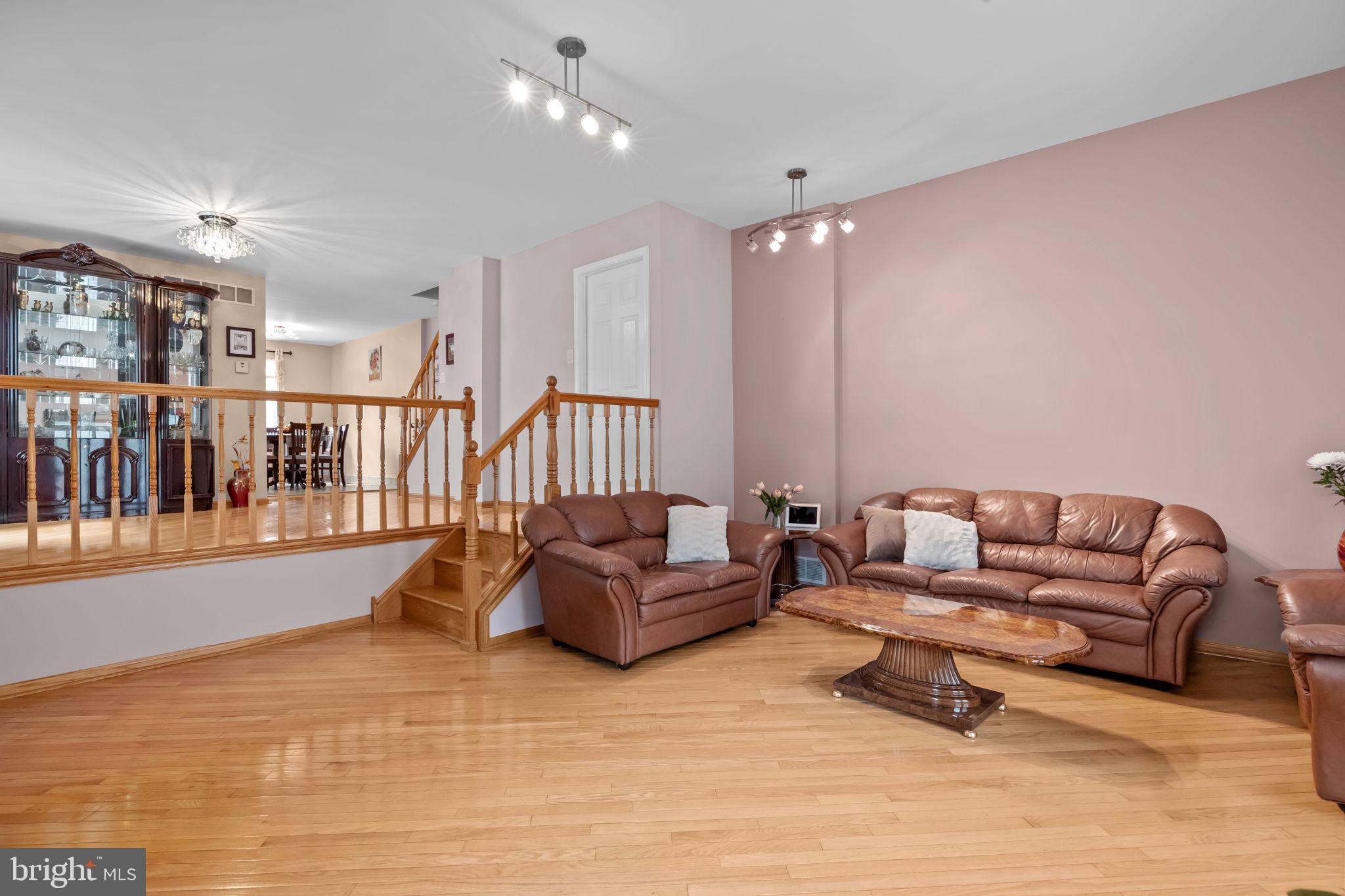 837 N CENTENNIAL SQUARE N