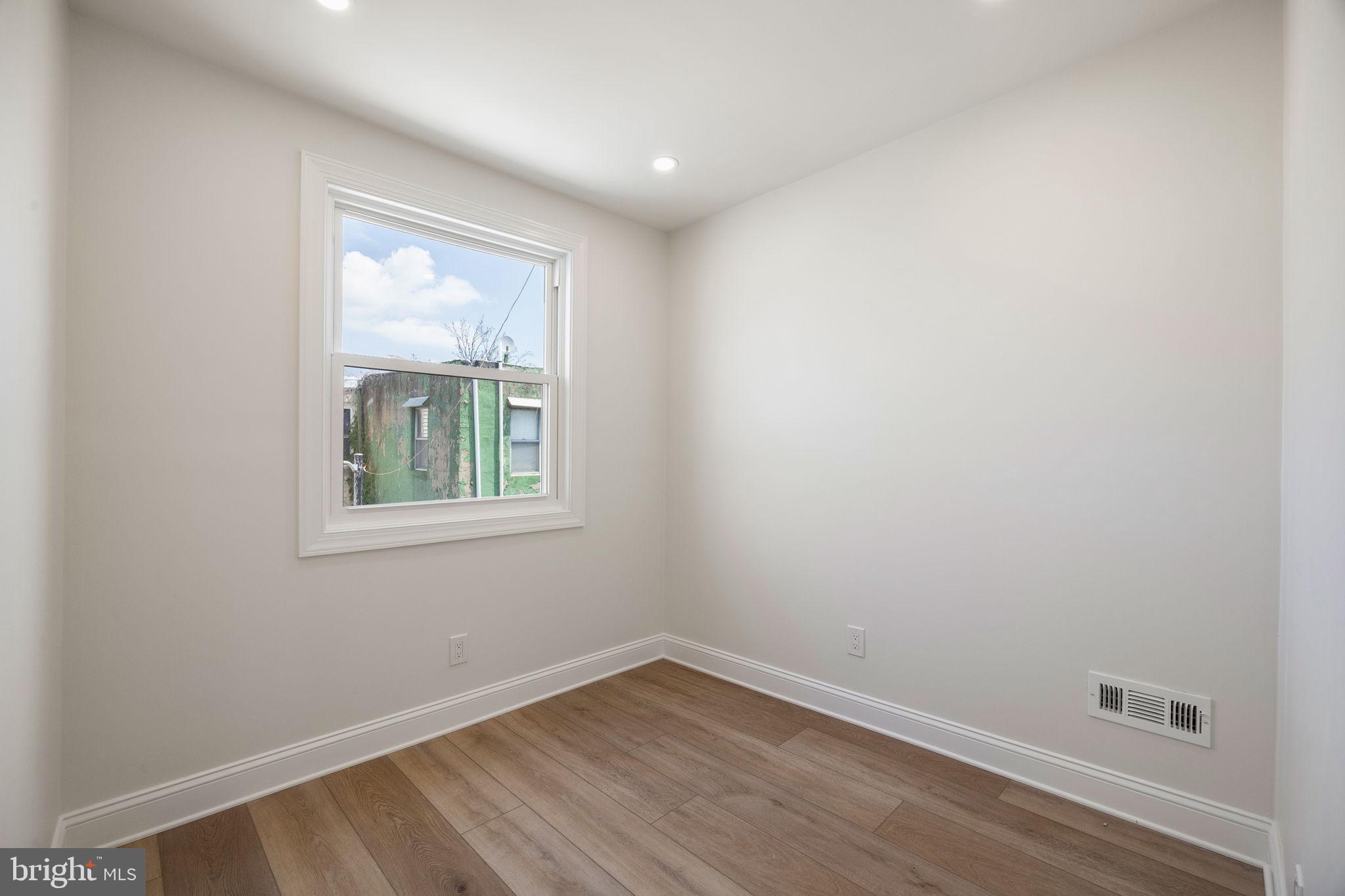 335 DALY STREET