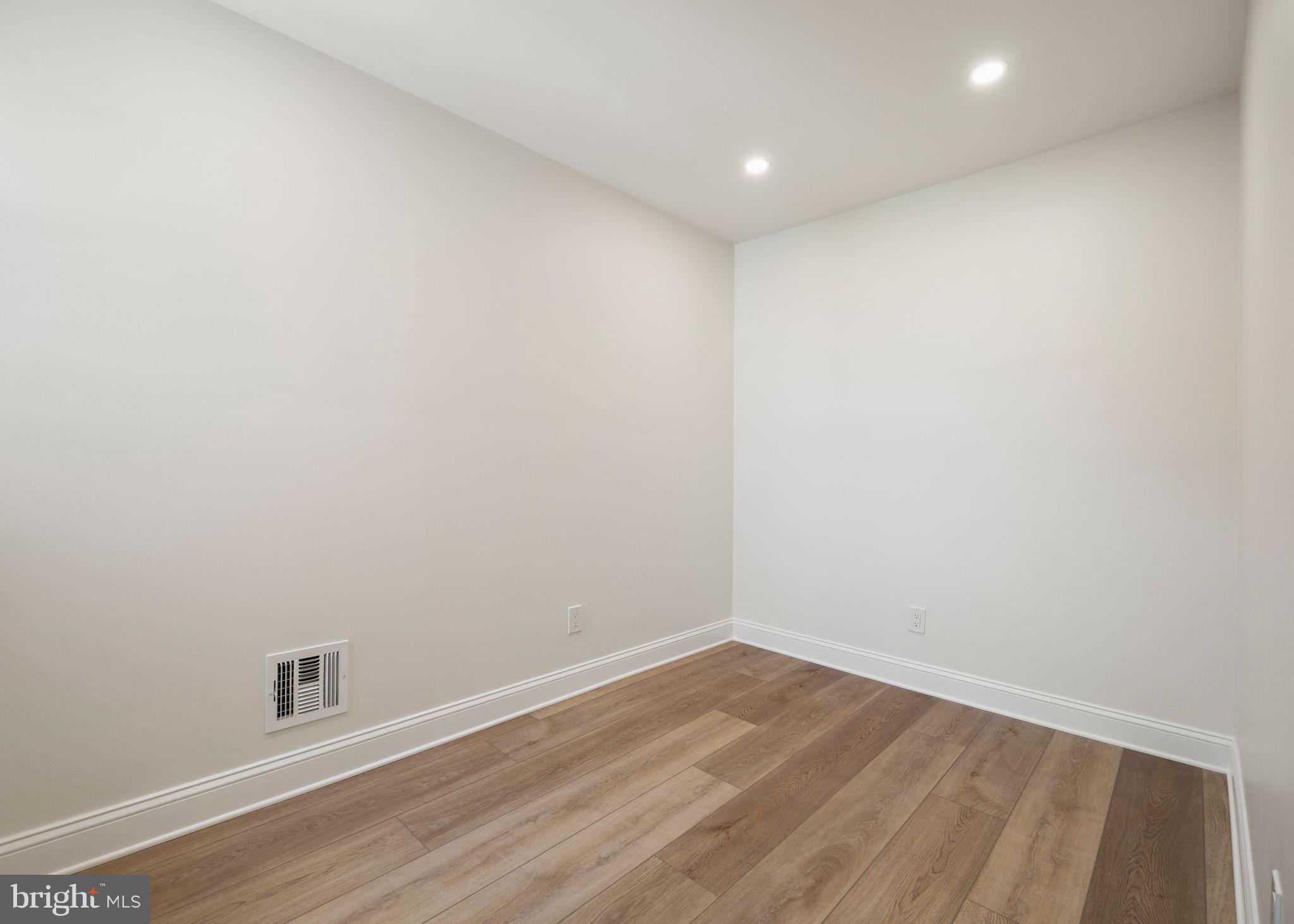 335 DALY STREET