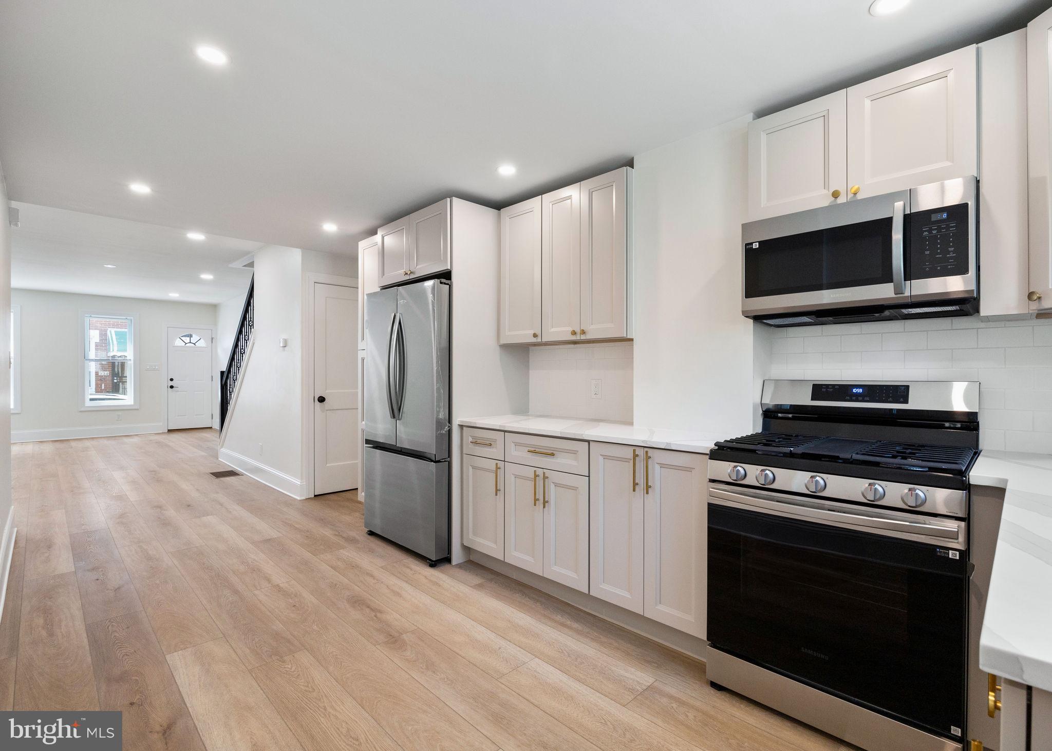 335 DALY STREET