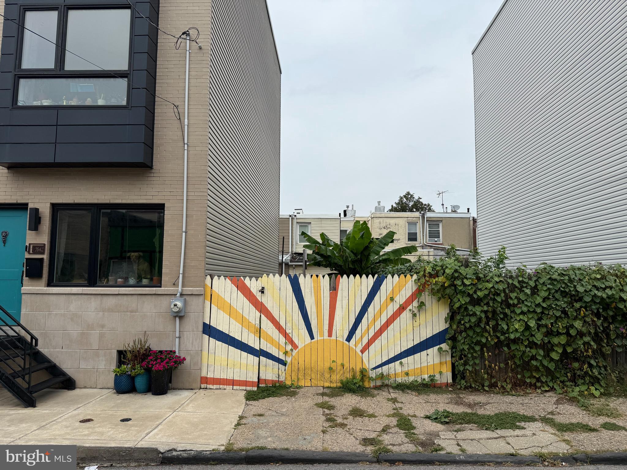 2644 AGATE STREET