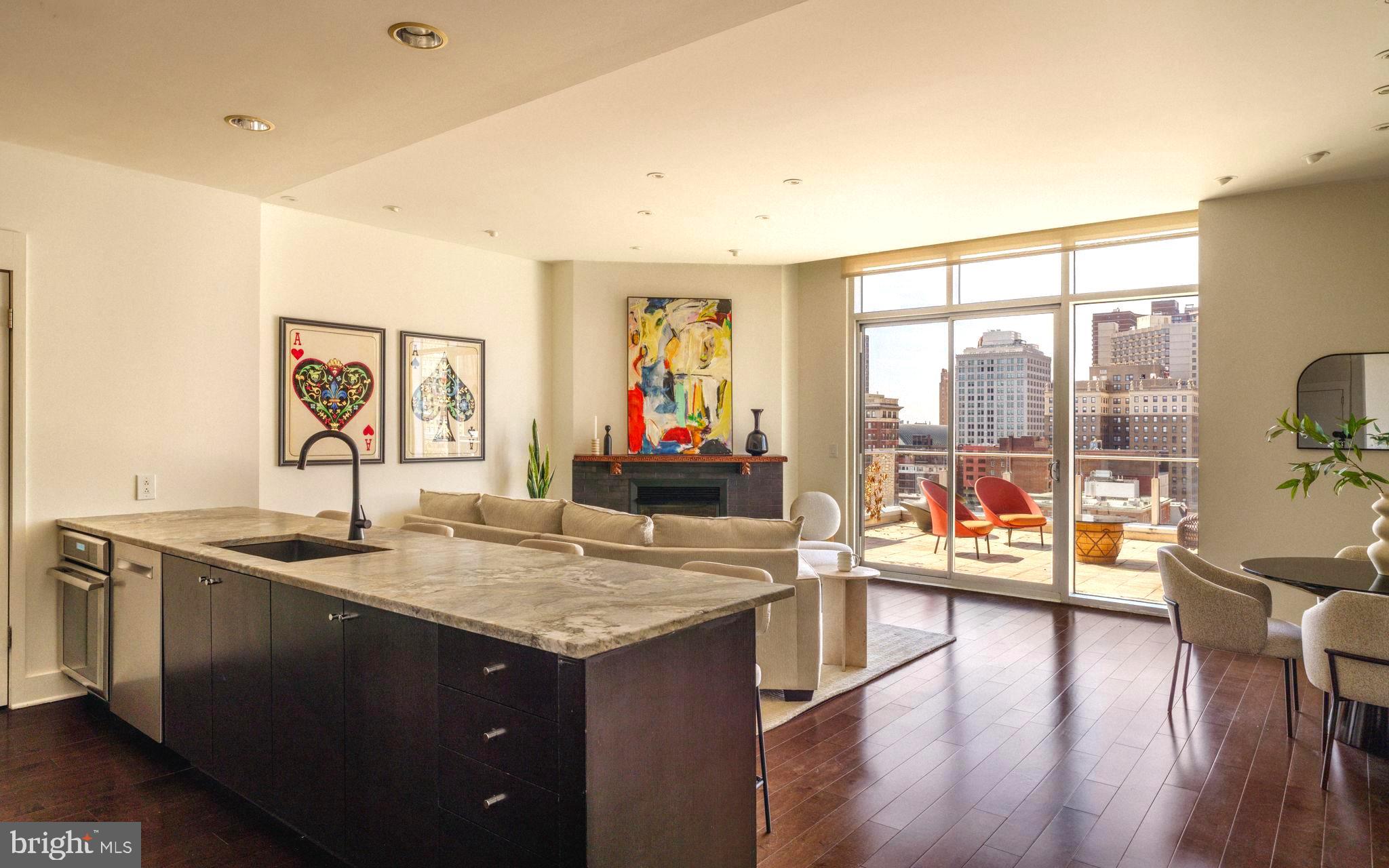 1111 LOCUST STREET PH10D