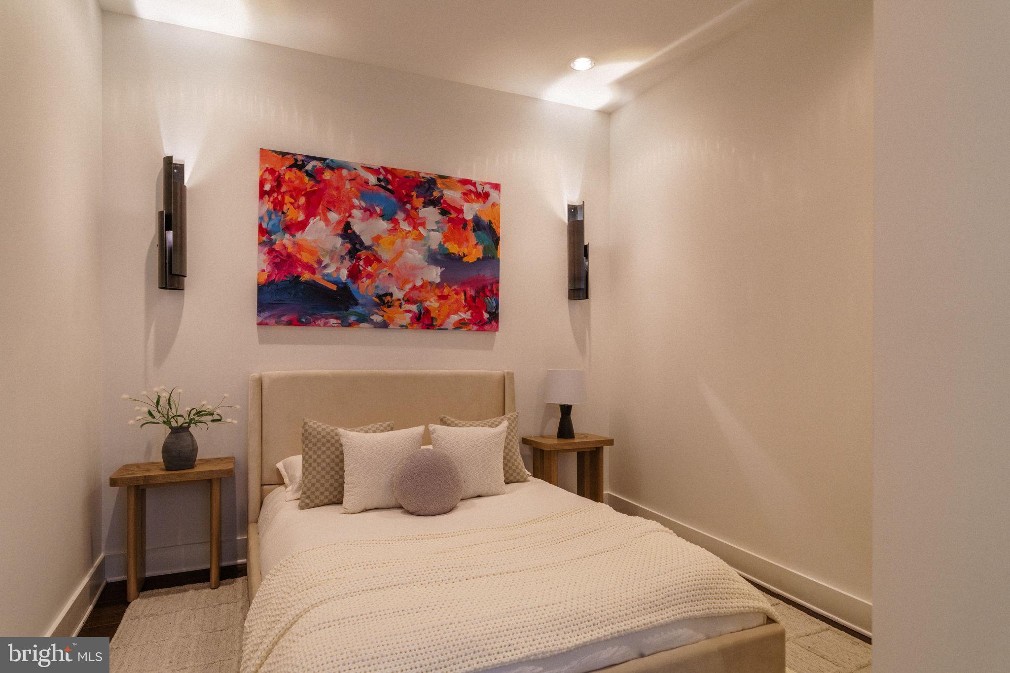 1111 LOCUST STREET PH10D