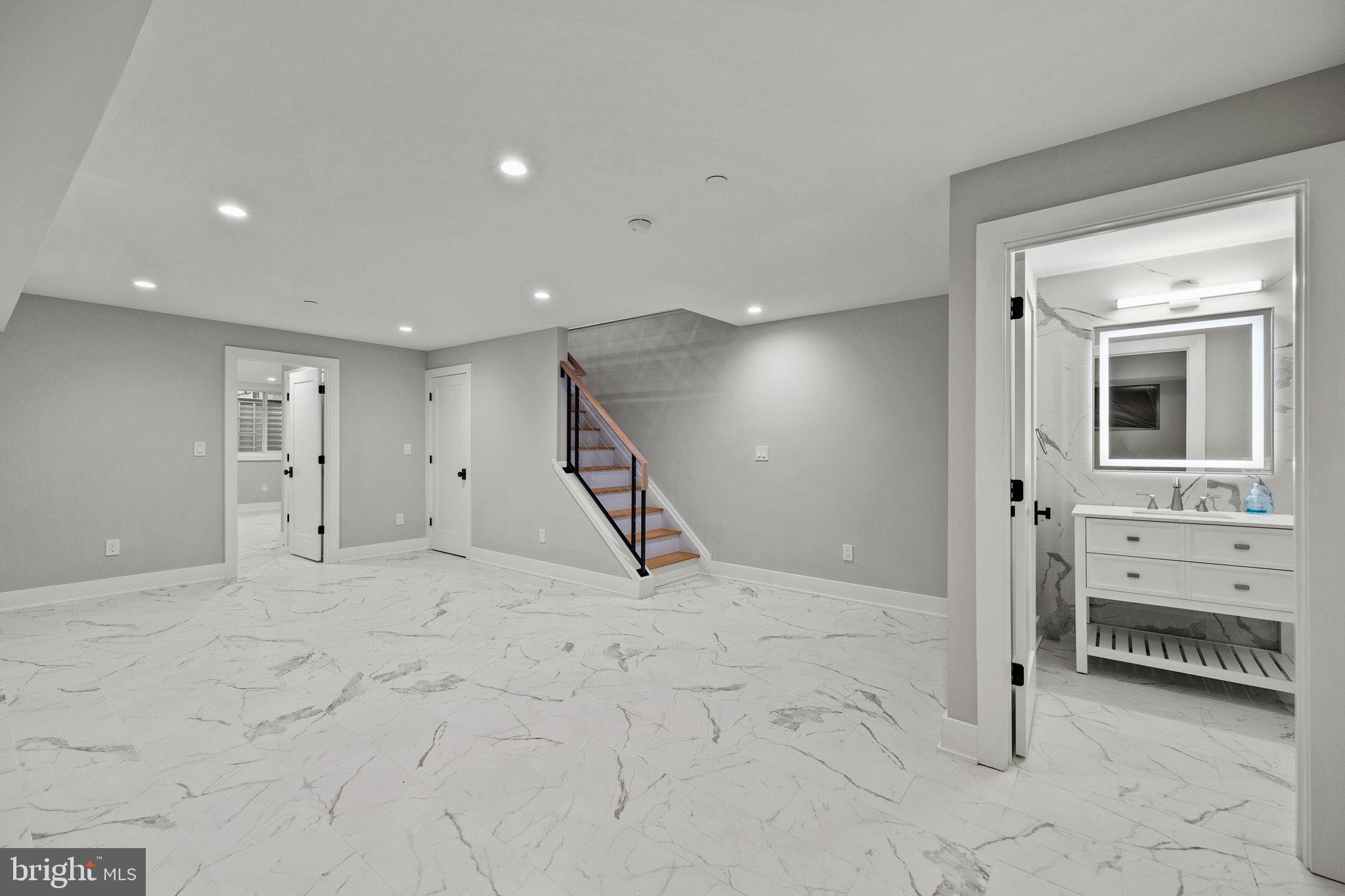 513 SALMON STREET