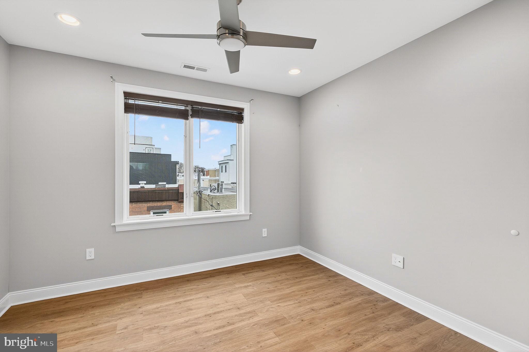 2528 E ALBERT