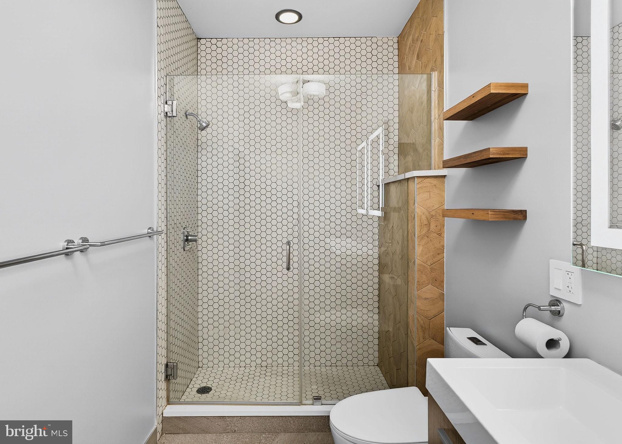 2528 E ALBERT