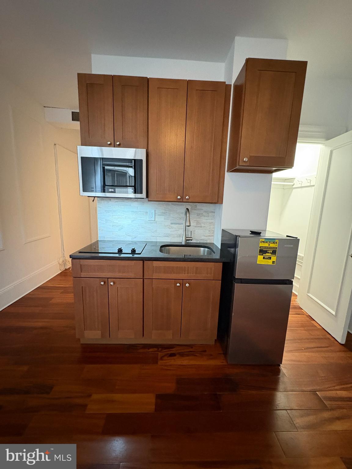 1324 LOCUST STREET 00 1017