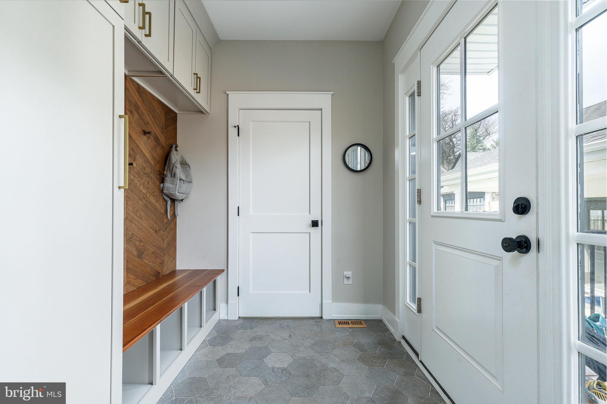 209 E GORGAS LANE