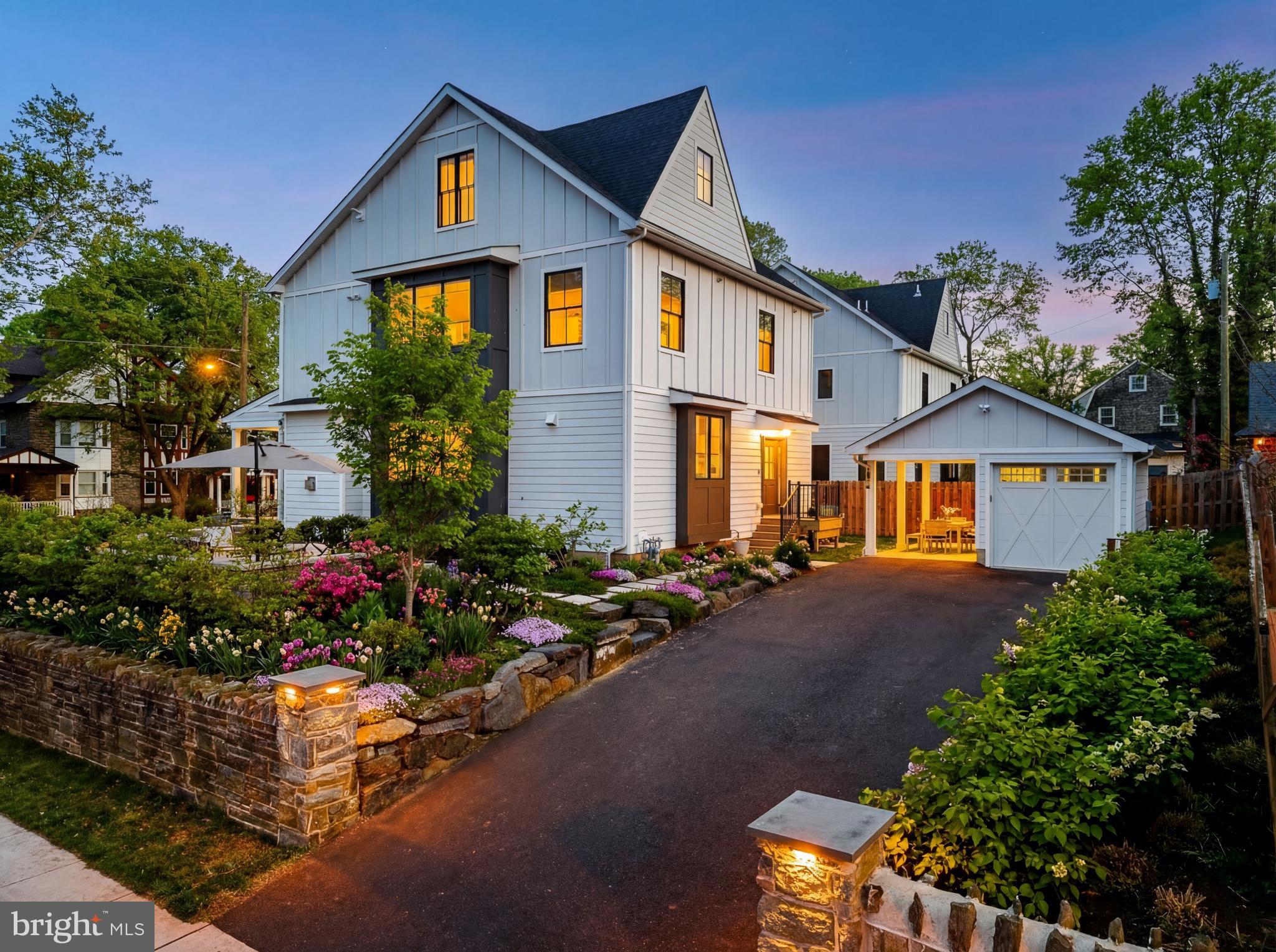 209 E GORGAS LANE
