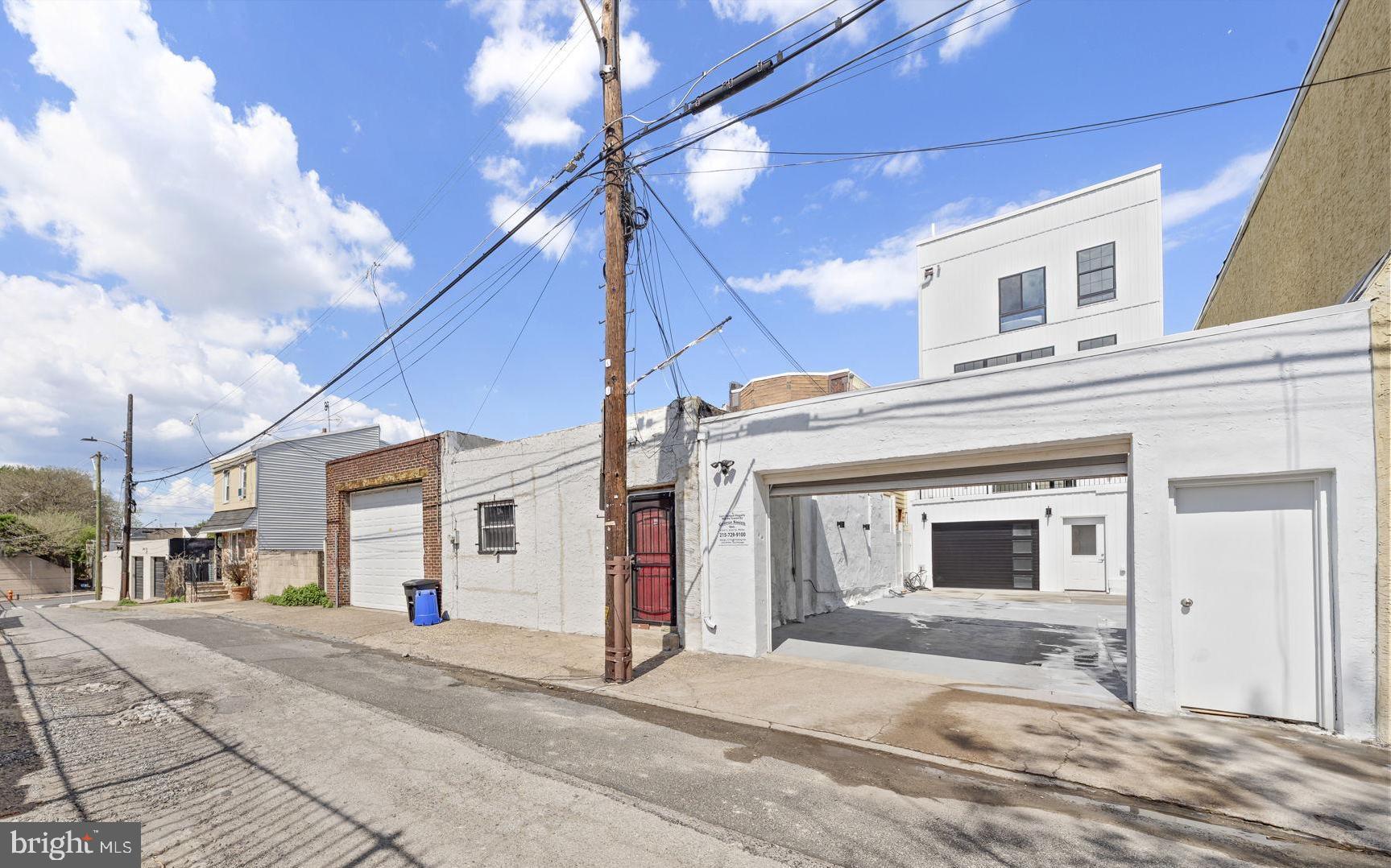 2552 E SOMERSET STREET