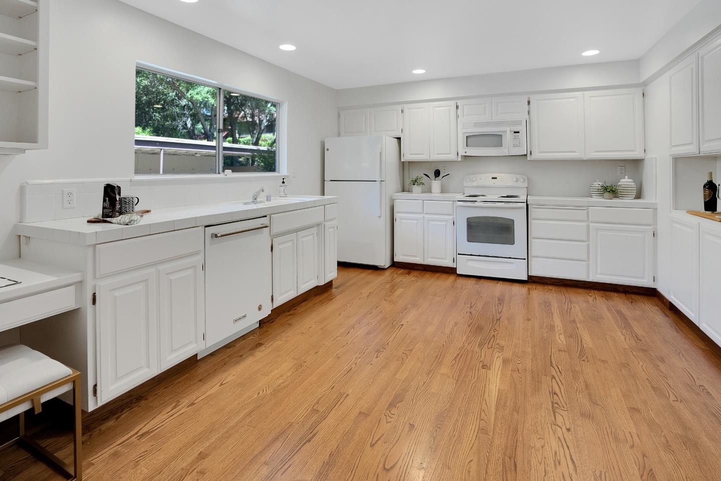18400 Overlook Road 2
