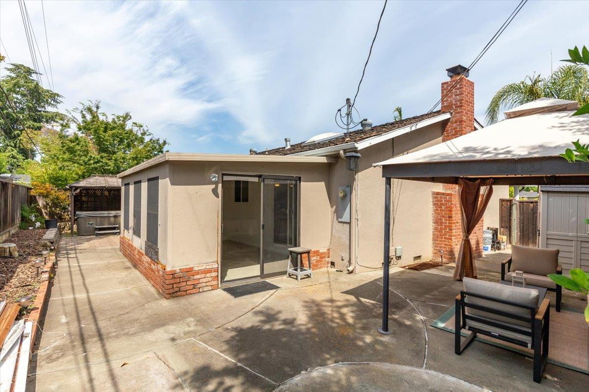 1422 Pinehurst Drive