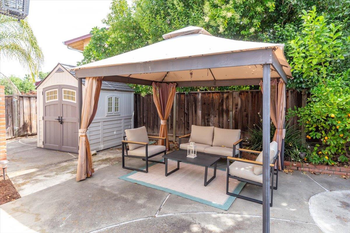 1422 Pinehurst Drive