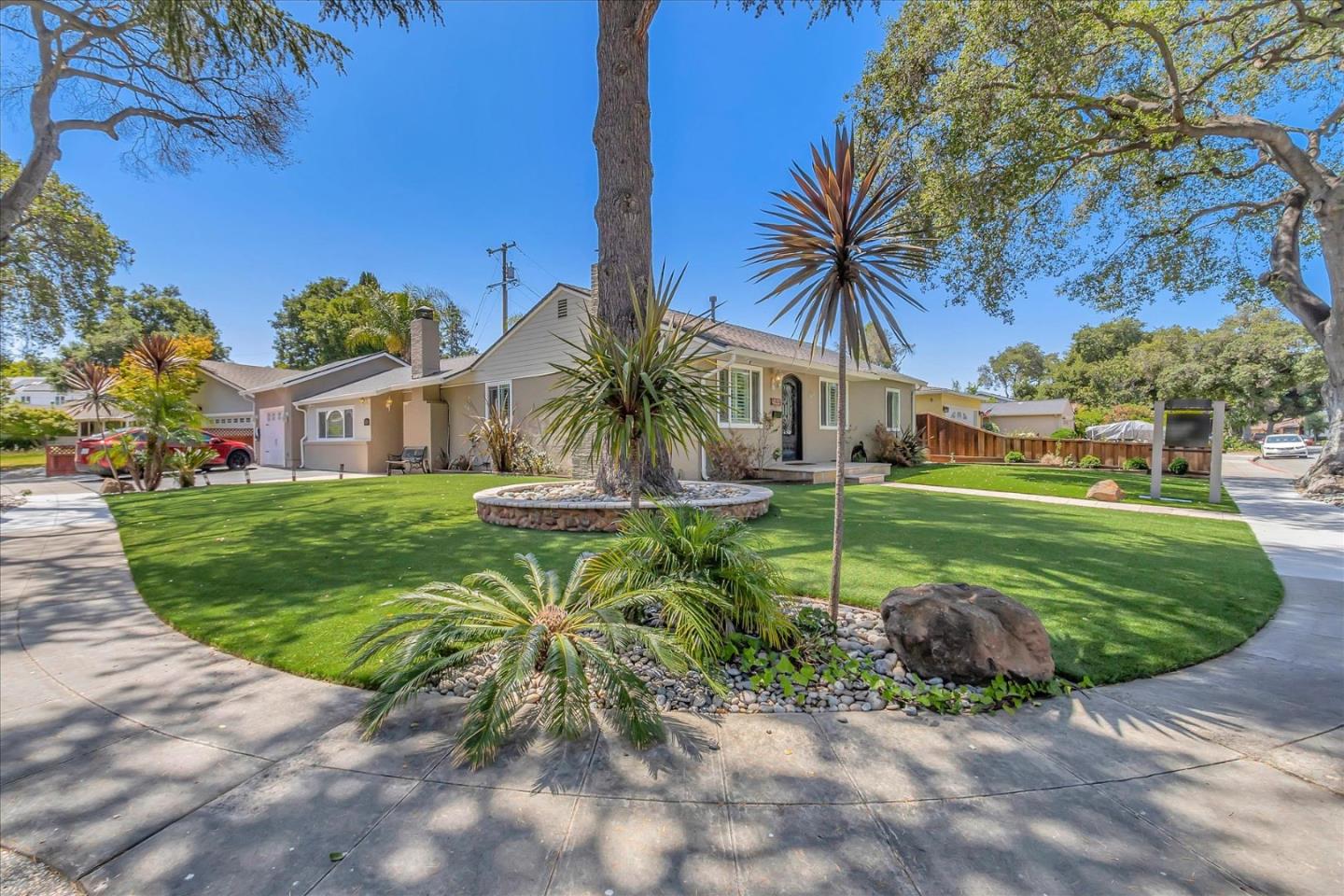 2114 Laurelei Avenue
