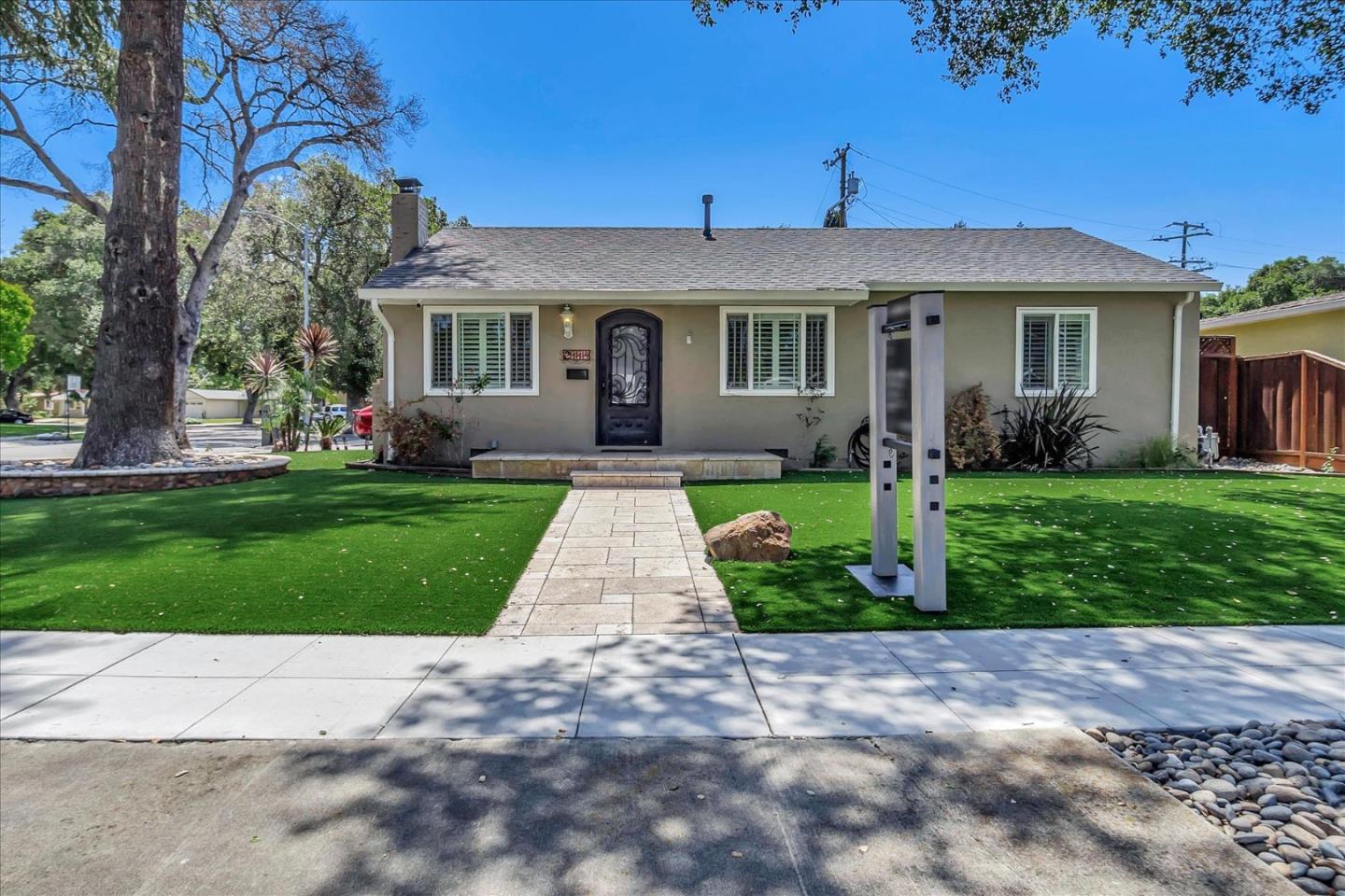 2114 Laurelei Avenue