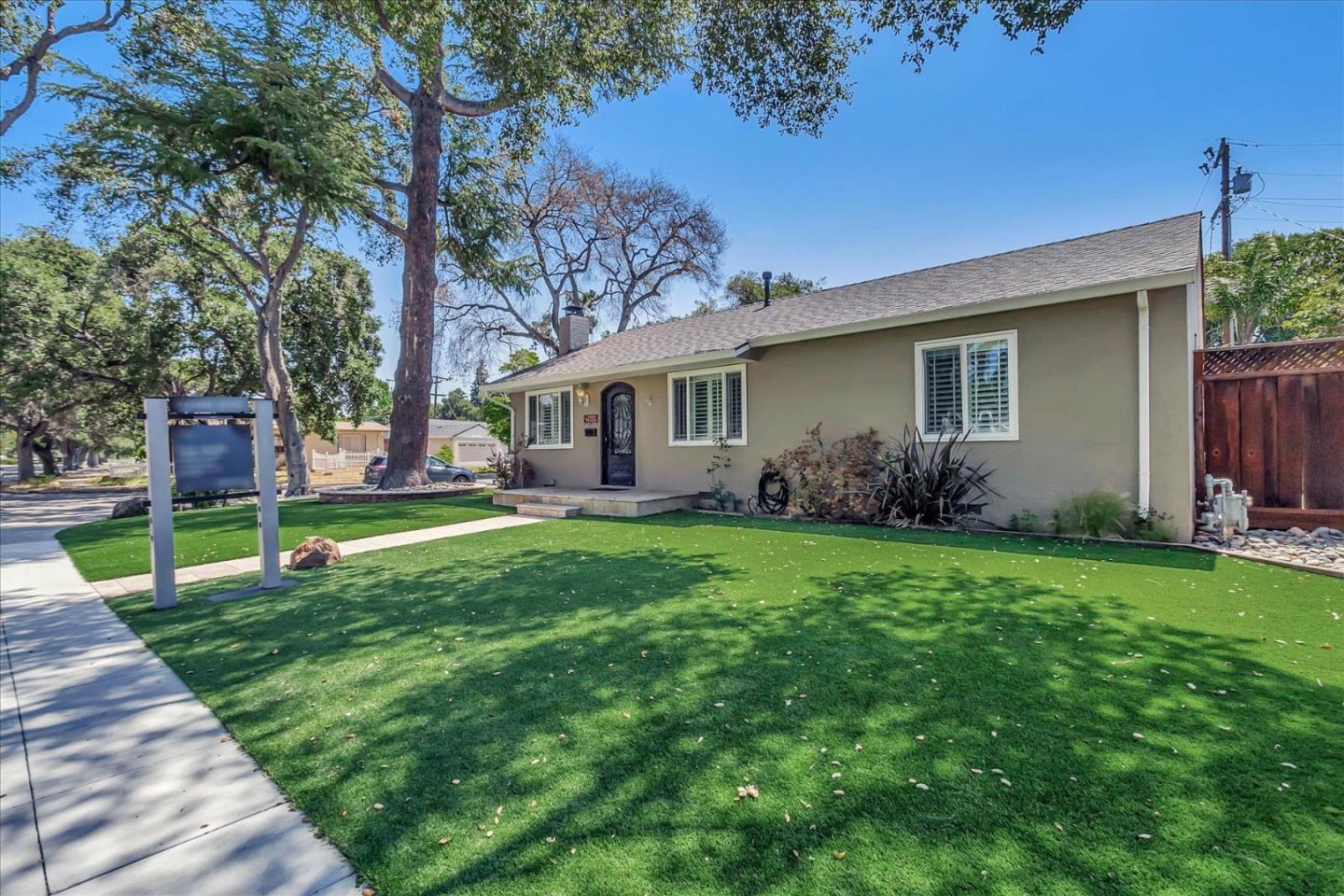 2114 Laurelei Avenue